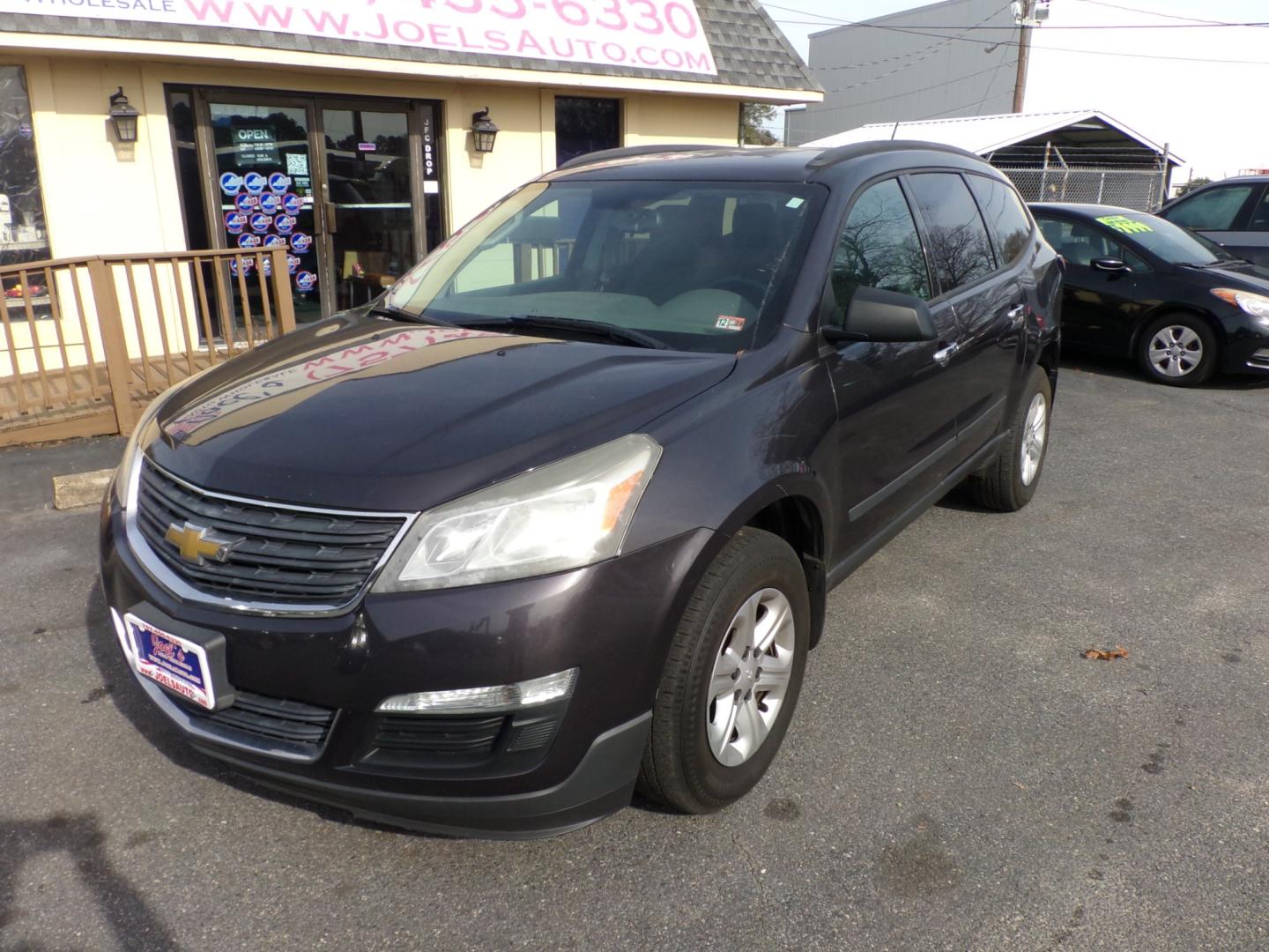 2013 Gray Chevrolet Traverse (1GNKRFEDXDJ) , located at 5700 Curlew Drive, Norfolk, VA, 23502, (757) 455-6330, 36.841885, -76.209412 - Photo#5